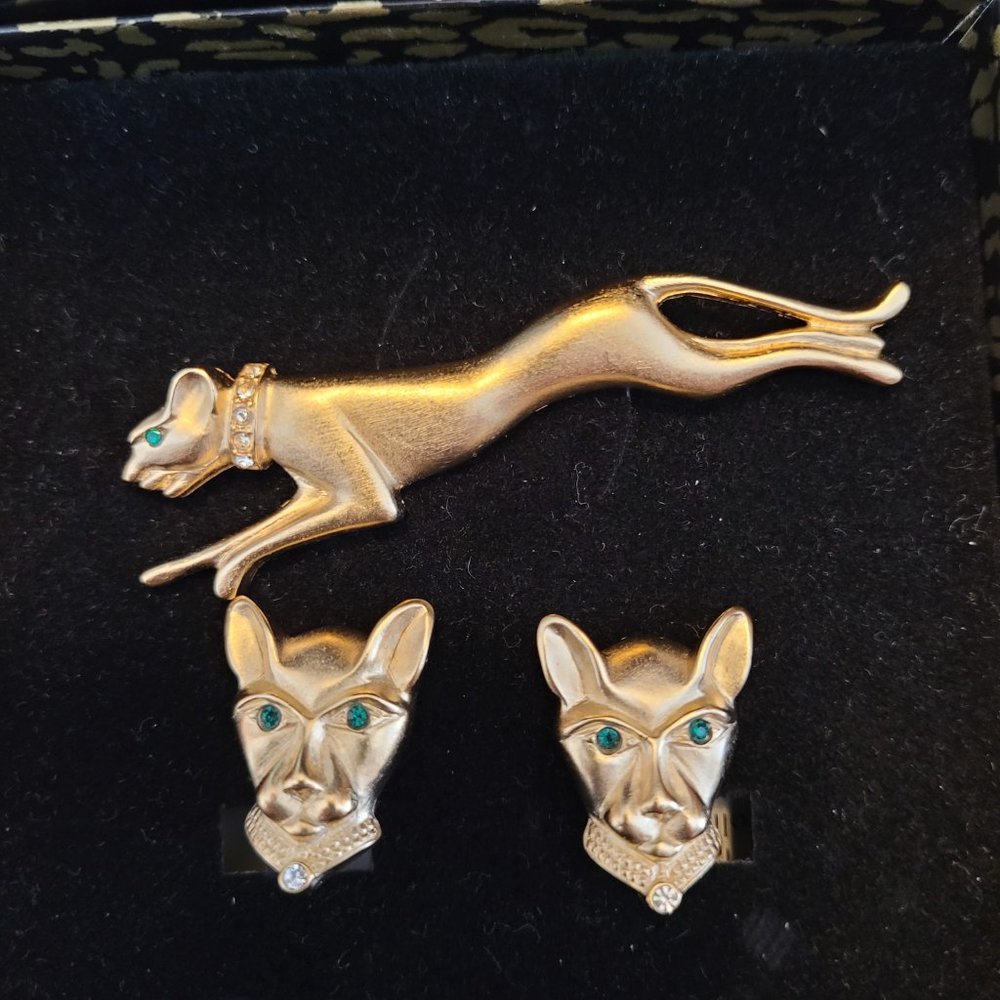 Jackie Collins VINTAGE Green-eyed Panther brooch and clip-on earrings set in box